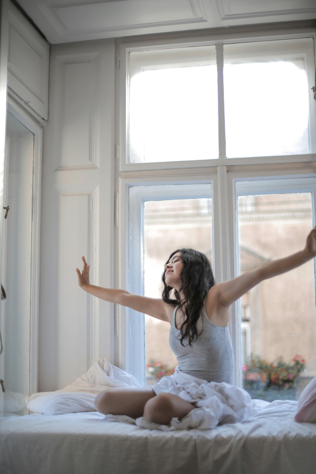 Moe wakker worden? 10 bewezen tips voor energiek opstaan | AirFit